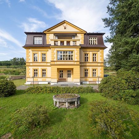 Zamecek Waldsteinovo Zatisi Hotel Svatoslav ภายนอก รูปภาพ