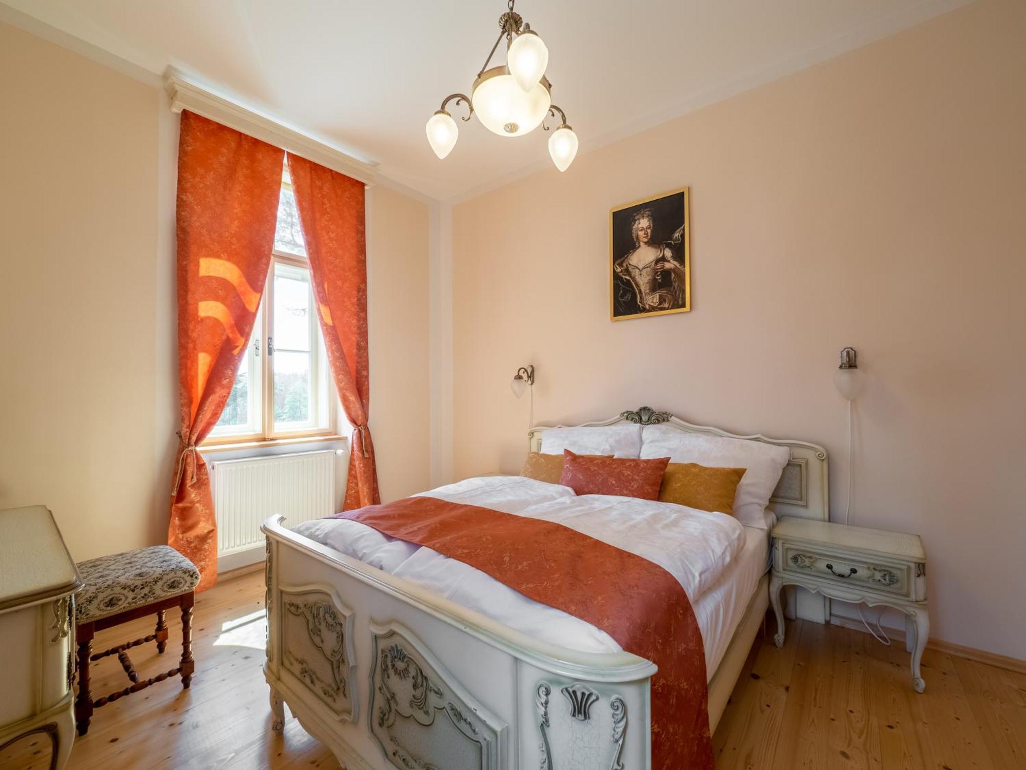 Zamecek Waldsteinovo Zatisi Hotel Svatoslav ภายนอก รูปภาพ