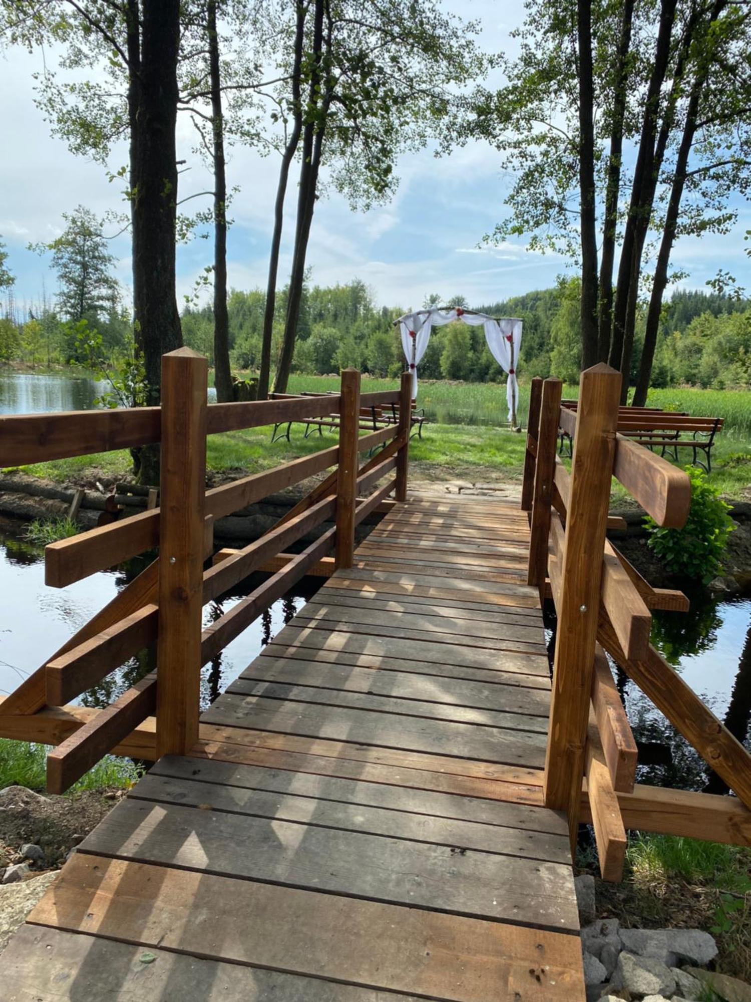 Zamecek Waldsteinovo Zatisi Hotel Svatoslav ภายนอก รูปภาพ