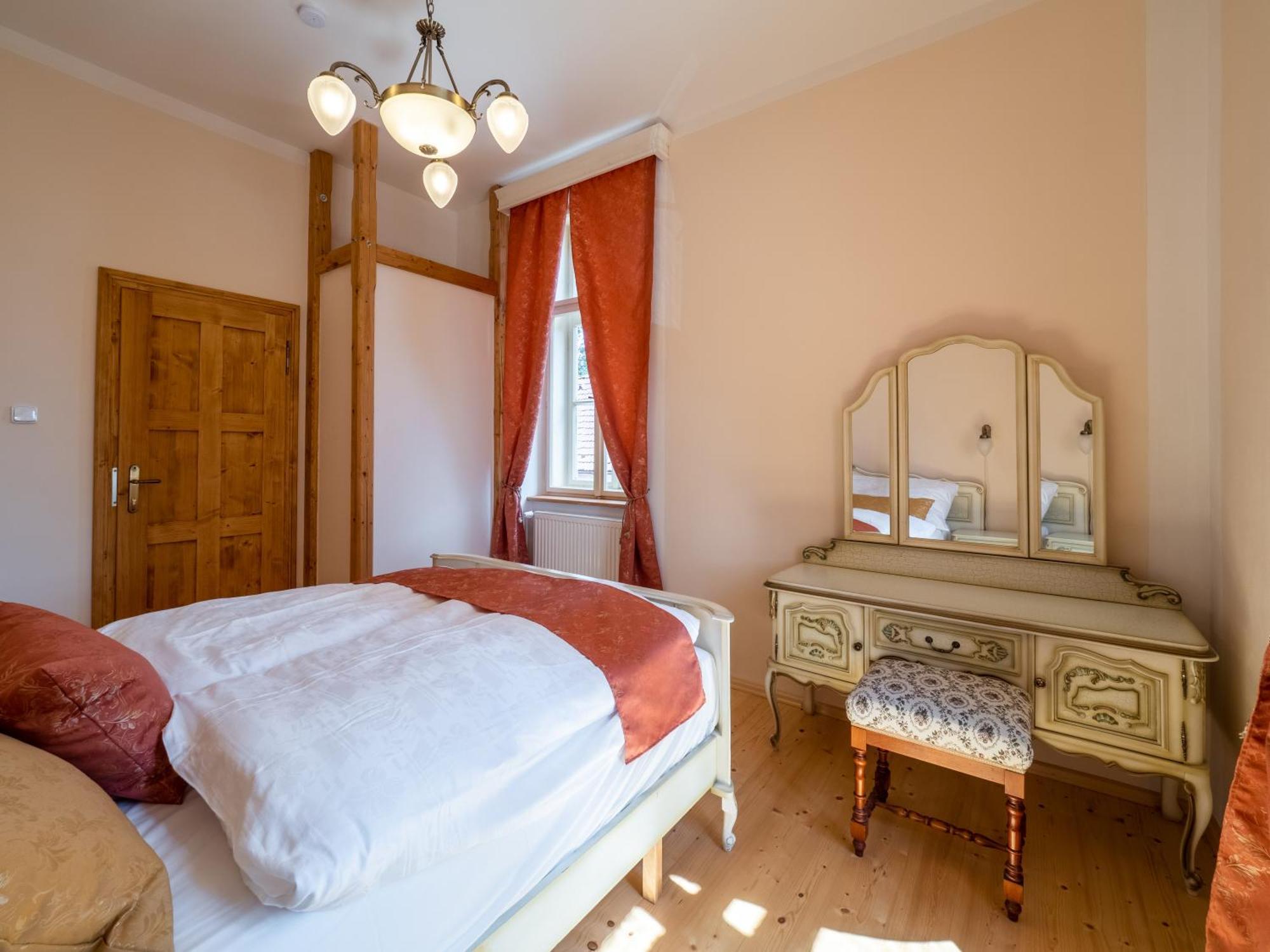 Zamecek Waldsteinovo Zatisi Hotel Svatoslav ภายนอก รูปภาพ