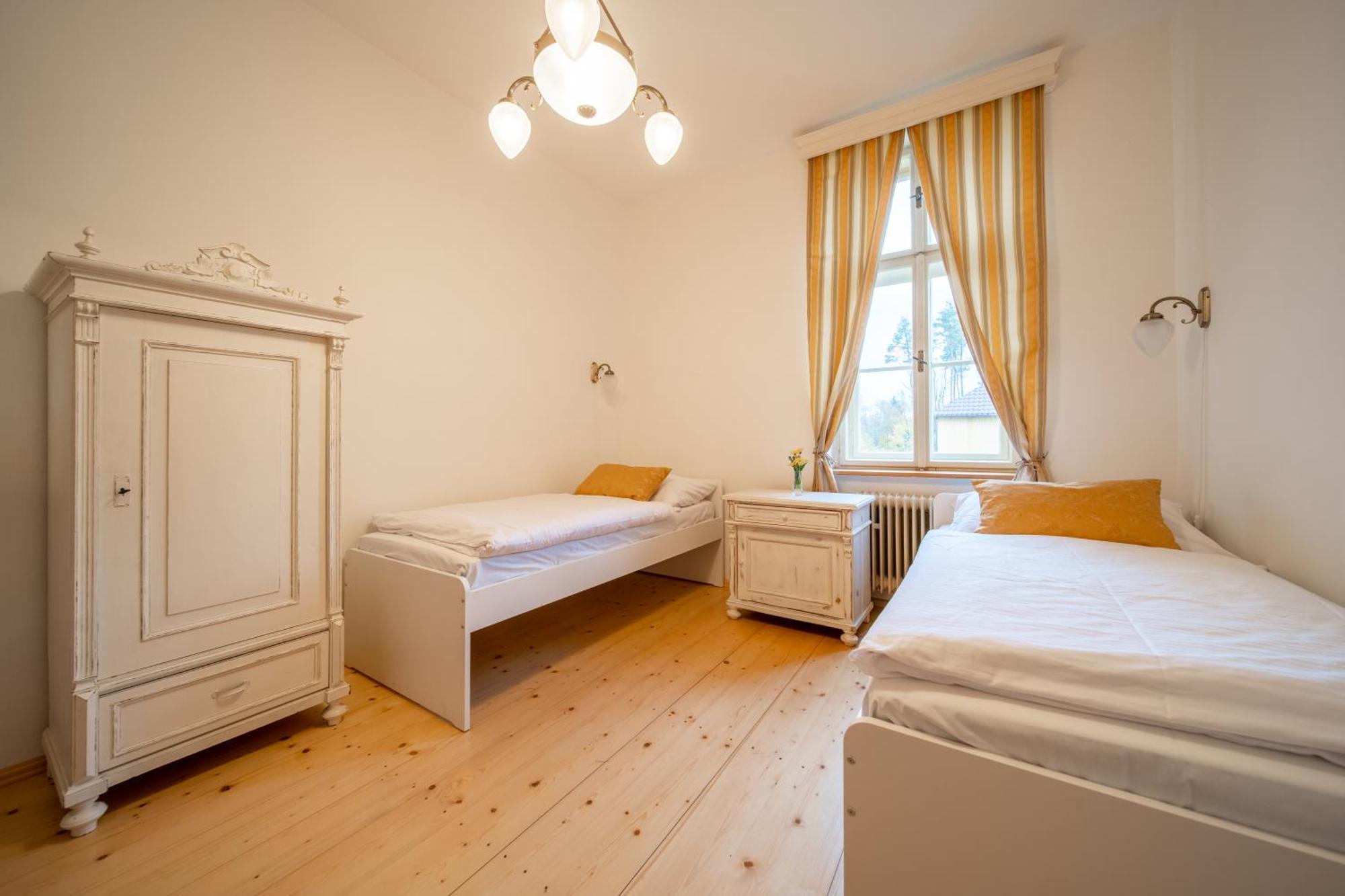 Zamecek Waldsteinovo Zatisi Hotel Svatoslav ภายนอก รูปภาพ
