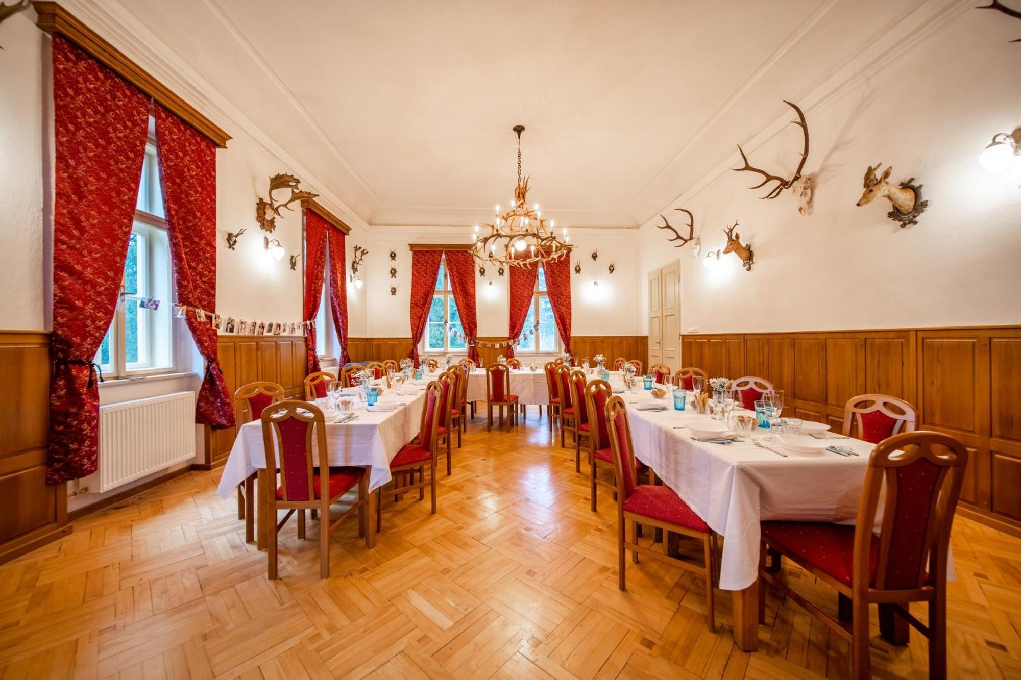 Zamecek Waldsteinovo Zatisi Hotel Svatoslav ภายนอก รูปภาพ