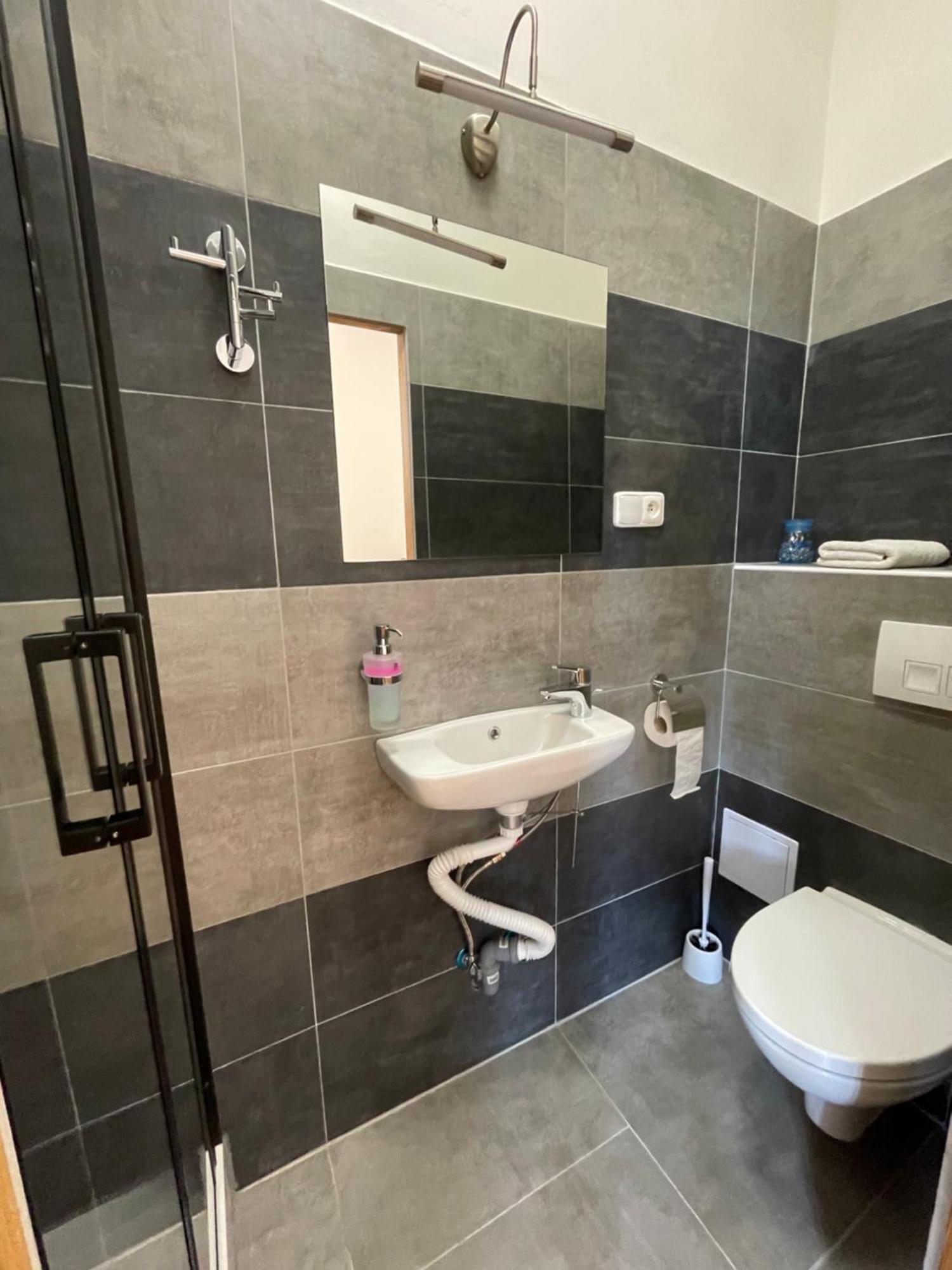 Zamecek Waldsteinovo Zatisi Hotel Svatoslav ภายนอก รูปภาพ